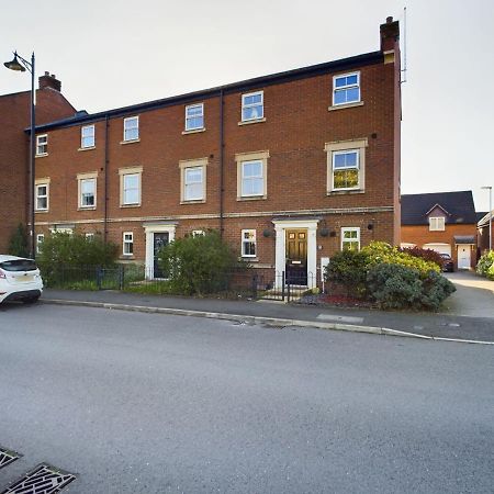 247 Serviced Accommodation In Stafford- 3Br Townhouse Exterior photo